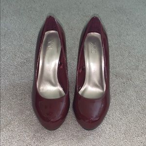 Burgundy wedge/heels